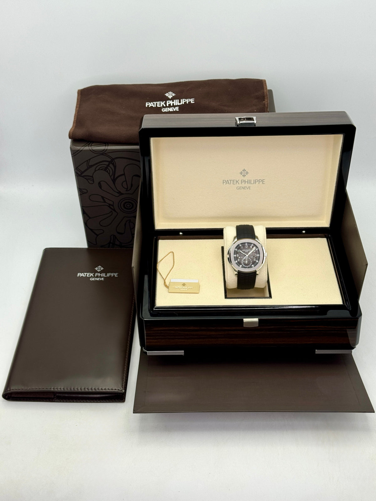 2020 Patek Philippe Aquanaut 40.8mm 5164A-001 Stainless Steel Grey Dial (STICKERED)