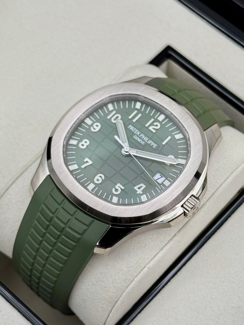 NEW 2026 Patek Philippe Aquanaut 42.2mm 5168G White Gold Green Dial