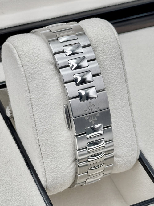 2024 Patek Philippe Nautilus Moonphase 40.5mm 5726/1A-014 Stainless Steel Blue Dial